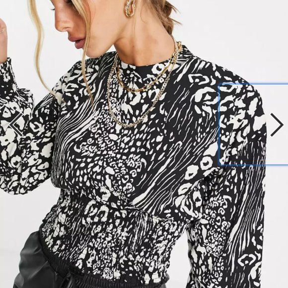 Vero Moda shirred detail blouse in black and white abstract - Picture 2 of 3